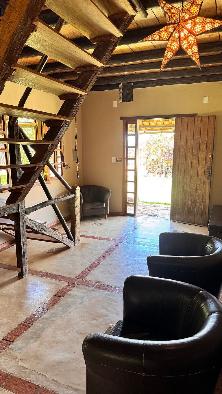 Casa incrível, chalés aconchegantes e lindo jardim