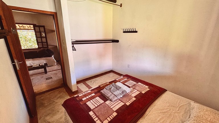 Quarto aconchegante em linda casa com jardim