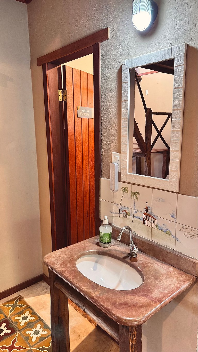 Quarto aconchegante em linda casa com jardim