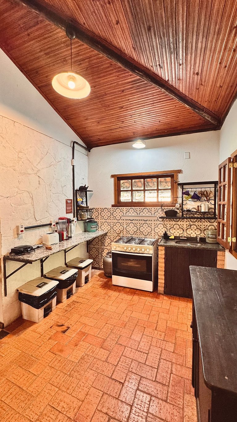 Casa incrível, chalés aconchegantes e lindo jardim