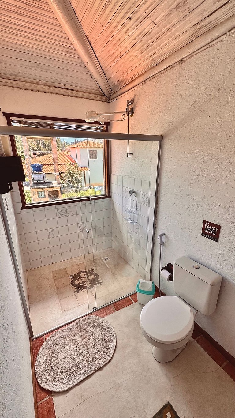 Casa incrível, chalés aconchegantes e lindo jardim