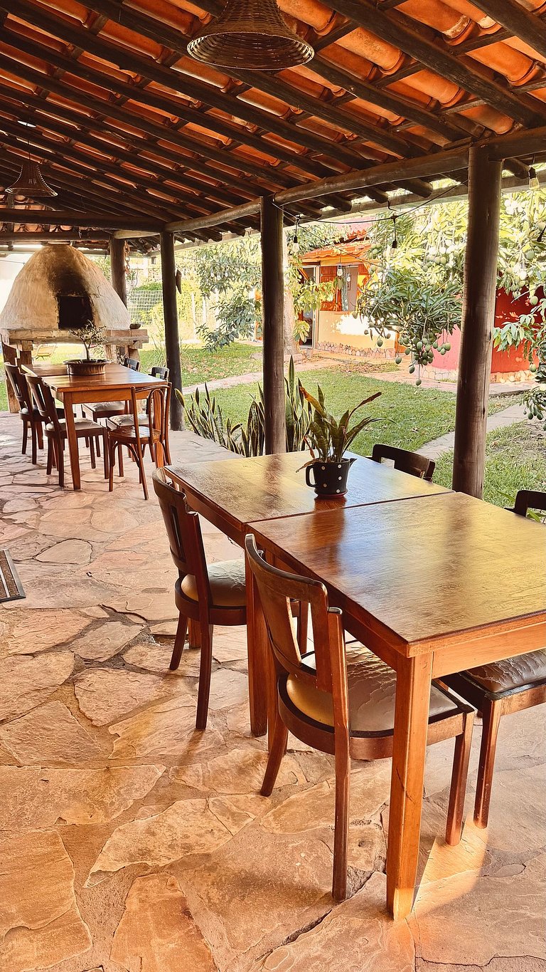 Casa incrível, chalés aconchegantes e lindo jardim