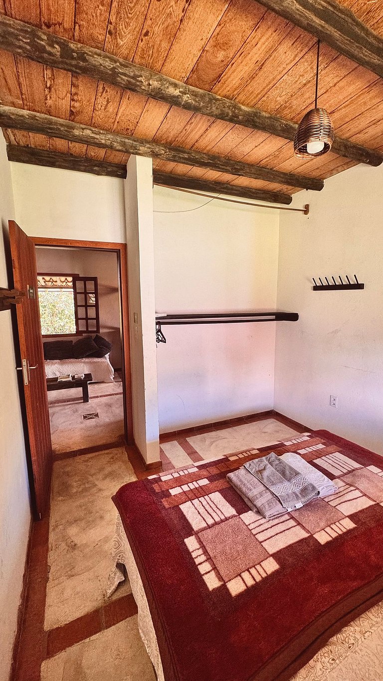 Casa incrível, chalés aconchegantes e lindo jardim