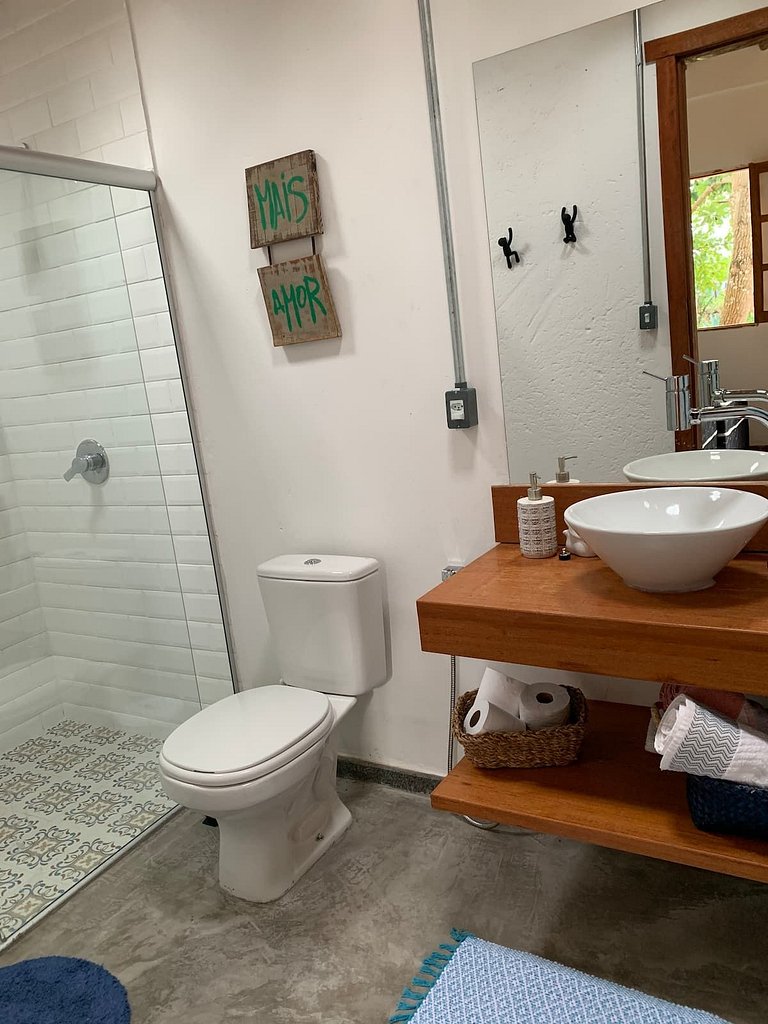 Casa incrível, chalés aconchegantes e lindo jardim