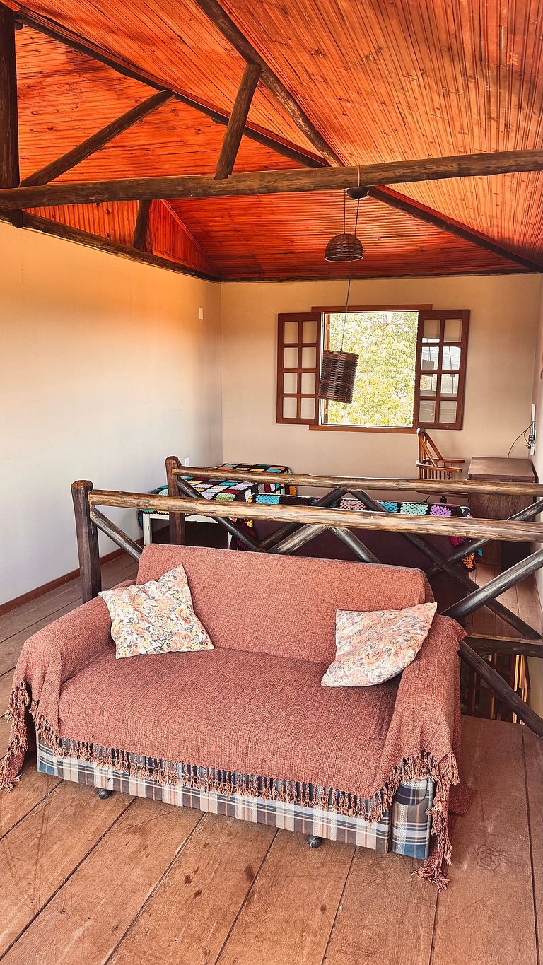 Quarto aconchegante em casa rústica com jardim